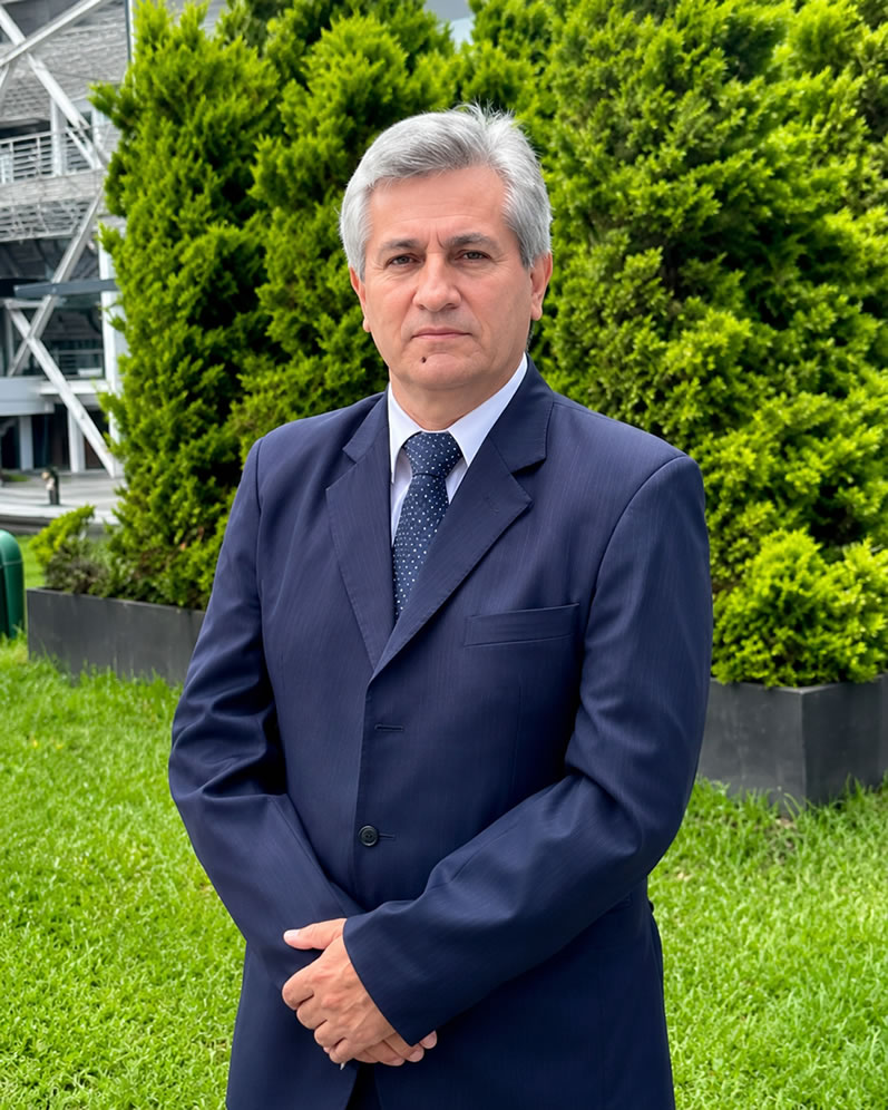 Retrato de Ing. Efraín Raza